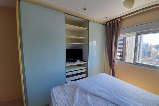 Quarto de apartamento para alugar com 3 quartos, 128m² em Vila Olímpia, São Paulo
