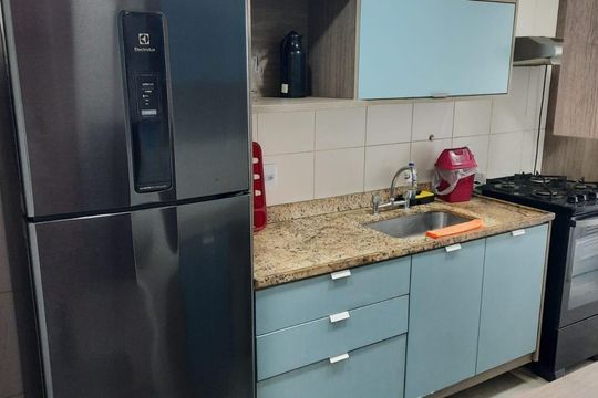 Cozinha de apartamento para alugar com 3 quartos, 90m² em Barra da Tijuca, Rio de Janeiro