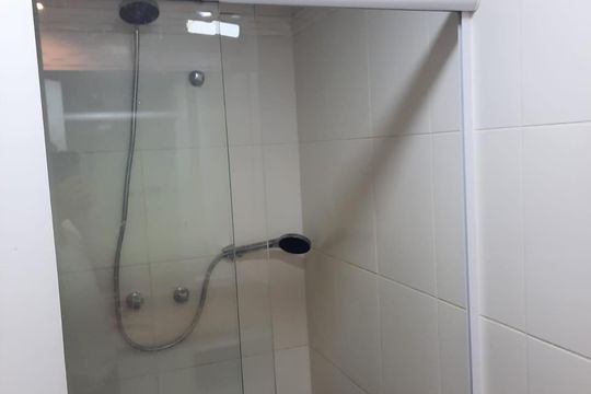 Banheiro de apartamento para alugar com 3 quartos, 90m² em Barra da Tijuca, Rio de Janeiro