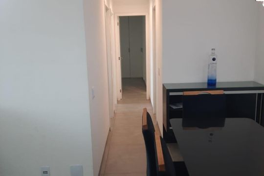 Corredor de apartamento para alugar com 3 quartos, 90m² em Barra da Tijuca, Rio de Janeiro
