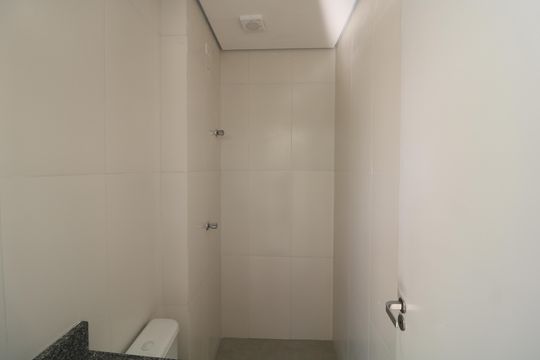 Banheiro de apartamento à venda com 2 quartos, 36m² em Vila Alpina, São Paulo