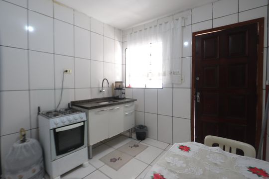 Cozinha de casa para alugar com 1 quarto, 28m² em Jardim Planalto, São Paulo