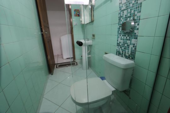 Banheiro de casa para alugar com 1 quarto, 28m² em Jardim Planalto, São Paulo