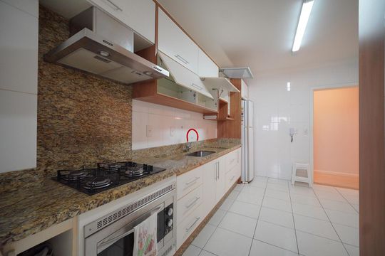 Cozinha de apartamento para alugar com 3 quartos, 139m² em Campinas, São José