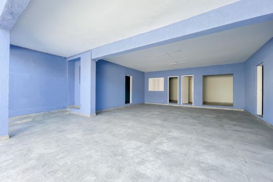 Garagem de casa à venda com 3 quartos, 250m² em Adalgisa, São Paulo