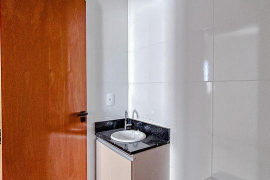 Banheiro de apartamento para alugar com 1 quarto, 30m² em Vila Carrão, São Paulo
