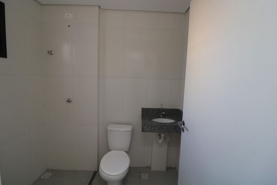 Banheiro de kitnet/studio à venda com 1 quarto, 23m² em Vila Alpina, São Paulo