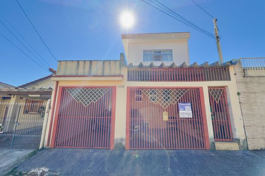 Placa instalada na fachada do imóvel de casa à venda com 6 quartos, 223m² em Jardim Leda, Guarulhos