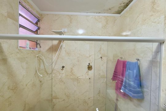 Banheiro 1 de casa à venda com 6 quartos, 223m² em Jardim Leda, Guarulhos