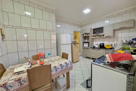 Cozinha de casa à venda com 6 quartos, 223m² em Jardim Leda, Guarulhos