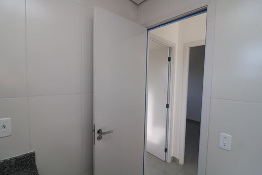 Banheiro de apartamento à venda com 2 quartos, 40m² em Vila Alpina, São Paulo