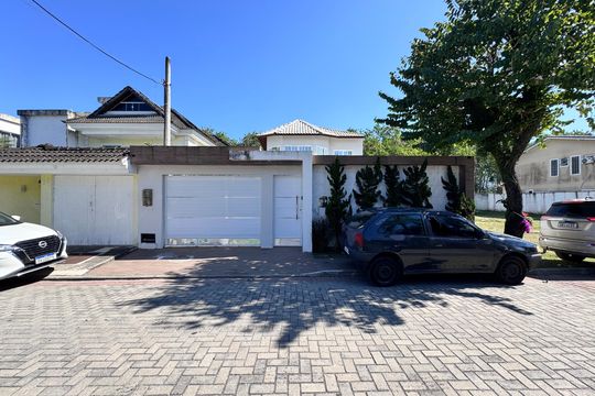 Fachada de casa de condomínio à venda com 4 quartos, 232m² em Vargem Grande, Rio de Janeiro