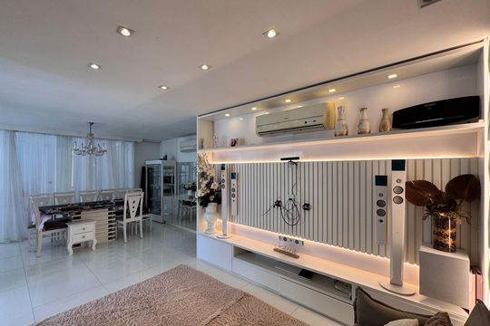 Sala de casa de condomínio à venda com 4 quartos, 232m² em Vargem Grande, Rio de Janeiro