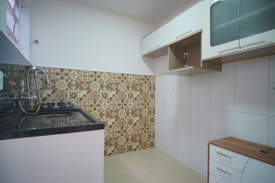 Cozinha de apartamento à venda com 2 quartos, 48m² em Sarandi, Porto Alegre