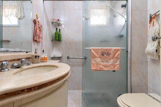 Banheiro 1 de apartamento para alugar com 3 quartos, 132m² em Quinta da Paineira, São Paulo