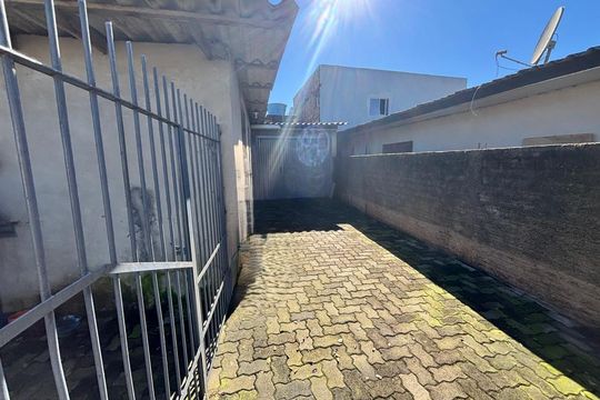 Fachada de casa para alugar com 1 quarto, 35m² em Rio dos Sinos, São Leopoldo
