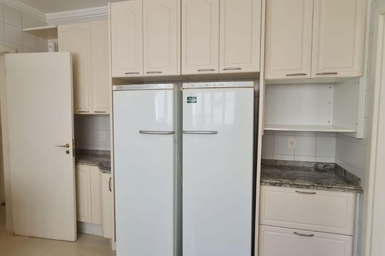 Cozinha de casa de condomínio à venda com 4 quartos, 365m² em Loteamento Alphaville Campinas, Campinas