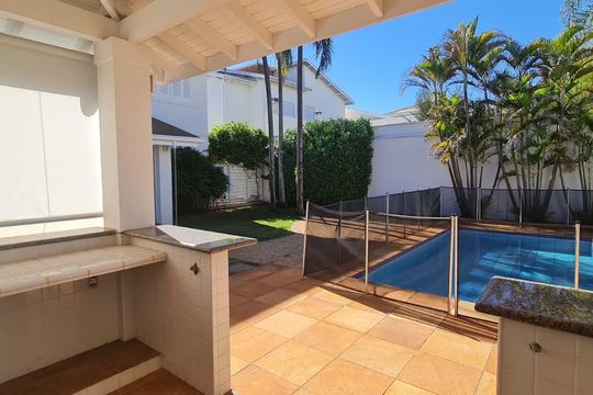 Área externa de casa de condomínio à venda com 4 quartos, 365m² em Loteamento Alphaville Campinas, Campinas