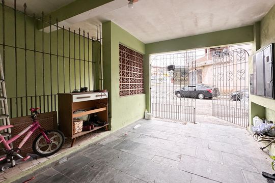Garagem de casa à venda com 4 quartos, 199m² em Parque das Árvores, São Bernardo do Campo