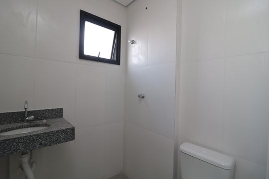 Banheiro de apartamento à venda com 2 quartos, 40m² em Vila Alpina, São Paulo