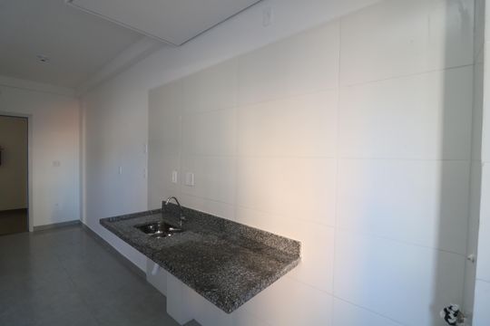 Cozinha de kitnet/studio à venda com 1 quarto, 27m² em Vila Alpina, São Paulo