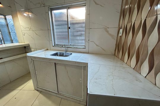 Casa para alugar com 2 quartos, 160m² em Rocha Miranda, Rio de Janeiro