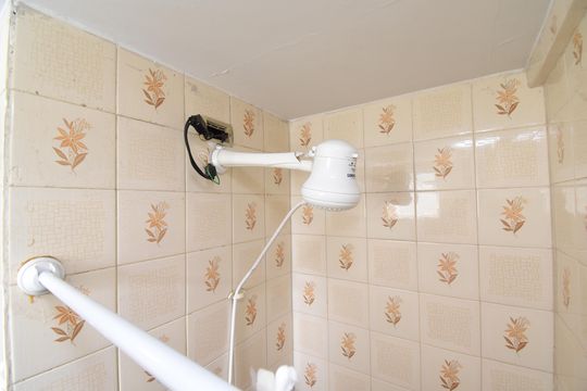 Banheiro do Studio de kitnet/studio para alugar com 1 quarto, 25m² em Centro, Curitiba