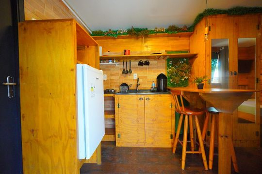 Sala/Cozinha de kitnet/studio para alugar com 1 quarto, 30m² em Barra da Lagoa, Florianópolis