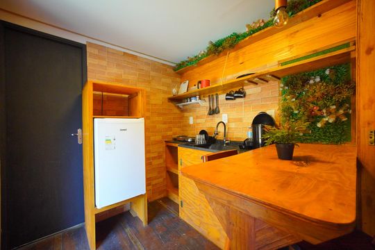 Sala/Cozinha de kitnet/studio para alugar com 1 quarto, 30m² em Barra da Lagoa, Florianópolis