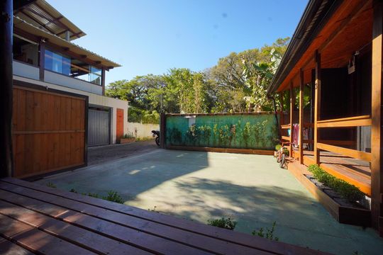 Área comum de kitnet/studio para alugar com 1 quarto, 30m² em Barra da Lagoa, Florianópolis