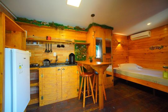 Sala/Cozinha de kitnet/studio para alugar com 1 quarto, 30m² em Barra da Lagoa, Florianópolis