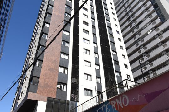 Placa de kitnet/studio para alugar com 1 quarto, 31m² em Centro, Curitiba