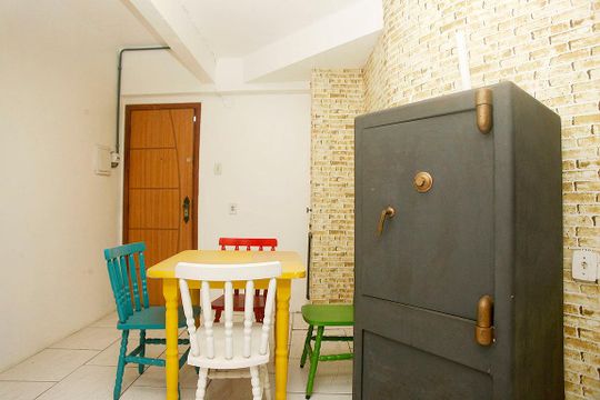 Sala 1 de apartamento para alugar com 3 quartos, 89m² em Centro Histórico, Porto Alegre