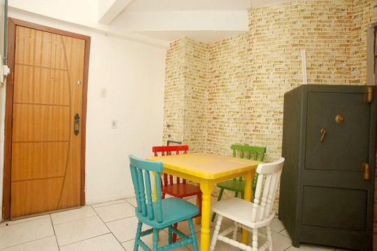Sala 1 de apartamento para alugar com 3 quartos, 89m² em Centro Histórico, Porto Alegre
