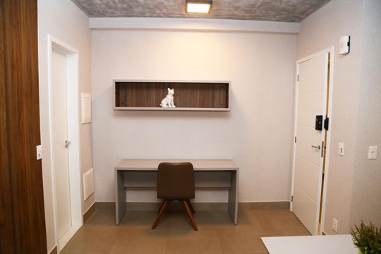 Detalhe sala/home office de kitnet/studio para alugar com 1 quarto, 46m² em Setor Oeste, Goiânia
