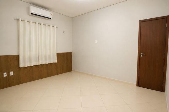 Quarto 1 de apartamento para alugar com 2 quartos, 60m² em Passo d’Areia, Porto Alegre