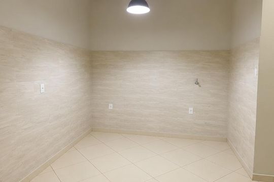 Cozinha de apartamento para alugar com 2 quartos, 60m² em Passo d’Areia, Porto Alegre