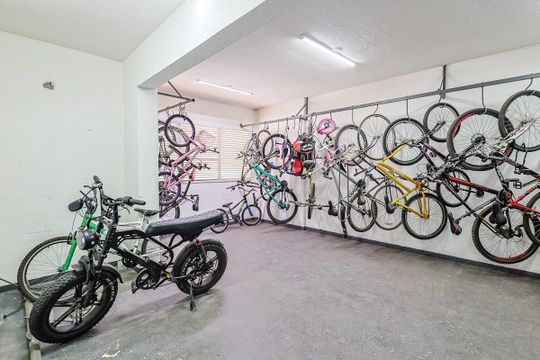 Área comum - Bicicletário de apartamento para alugar com 2 quartos, 46m² em Jardim Boa Vista (zona Oeste), São Paulo