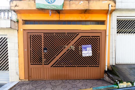 Fachada de casa para alugar com 3 quartos, 125m² em Parque Novo Lar, São Paulo