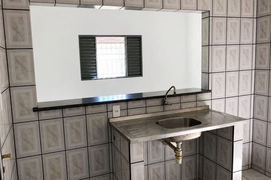 Cozinha de apartamento para alugar com 1 quarto, 65m² em Vila Valenca, São Vicente