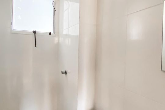 Banheiro  de apartamento à venda com 2 quartos, 36m² em Jardim Olympia, São Paulo