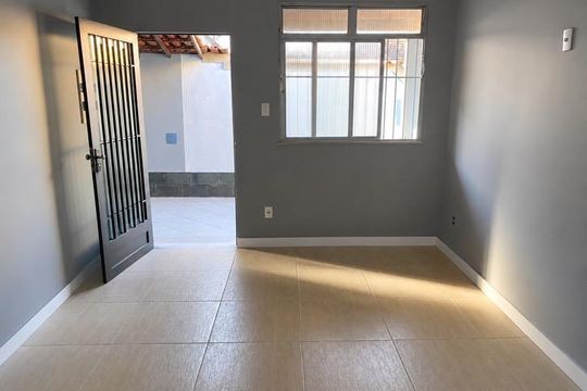 Sala de casa para alugar com 2 quartos, 60m² em Centro, Nova Iguaçu