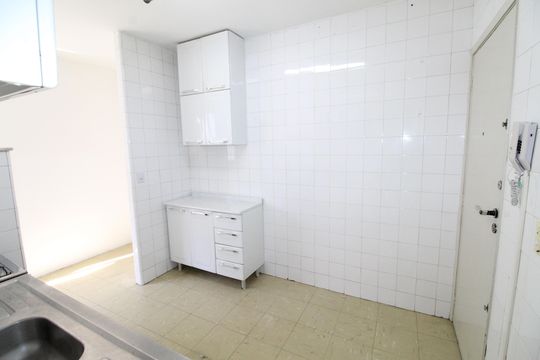 Cozinha de apartamento para alugar com 2 quartos, 83m² em Jardim Sao Dimas, São José dos Campos
