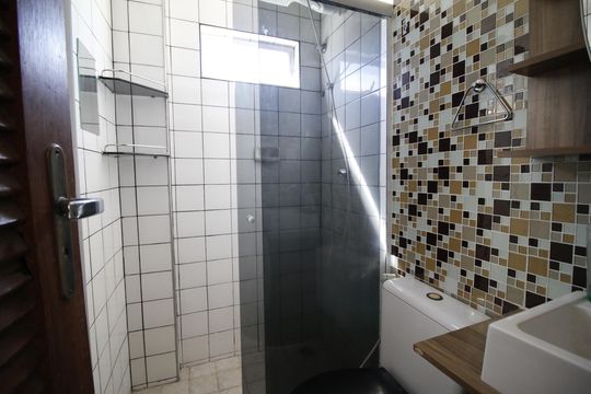 Banheiro da Suíte 2 de apartamento para alugar com 2 quartos, 70m² em Curicica, Rio de Janeiro