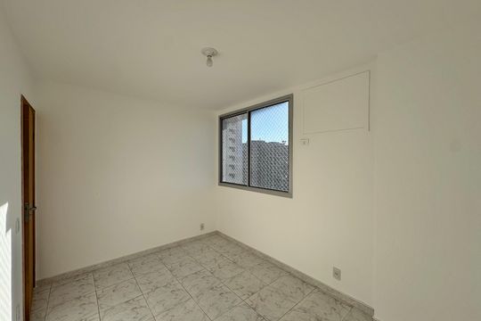 Quarto 1 de apartamento para alugar com 1 quarto, 60m² em Barra da Tijuca, Rio de Janeiro