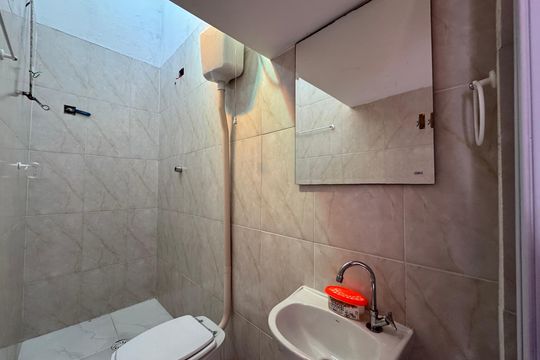 Banheiro de casa para alugar com 2 quartos, 60m² em Veloso, Osasco