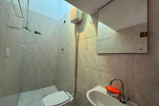 Banheiro de casa para alugar com 2 quartos, 60m² em Veloso, Osasco