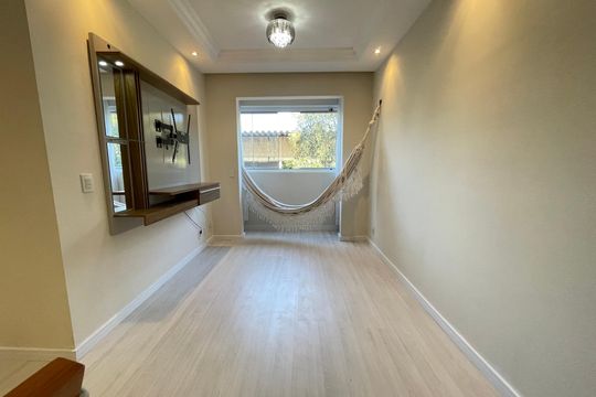 Sala de apartamento para alugar com 3 quartos, 60m² em Conjunto Promorar Raposo Tavares, São Paulo