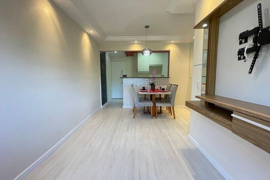 Sala de apartamento para alugar com 3 quartos, 60m² em Conjunto Promorar Raposo Tavares, São Paulo