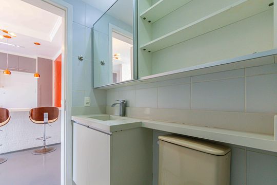 Banheiro de apartamento para alugar com 1 quarto, 35m² em Barra Funda, São Paulo